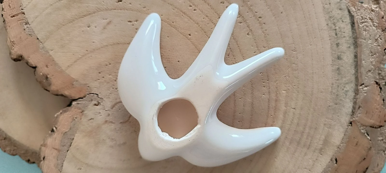 Hand-decorated ceramic swallow – photo 4